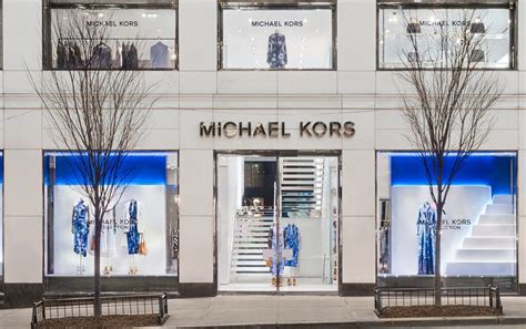 Marketing Strategies, Marketing Mix and STP of Michael Kors